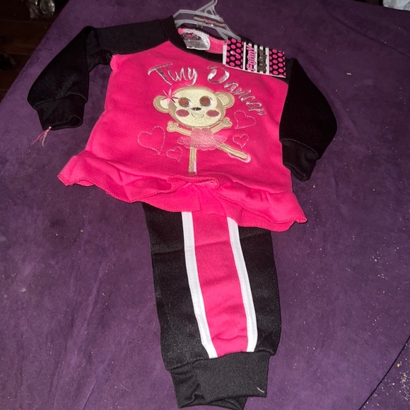 Two Piece Outfit - Picture 1 of 3